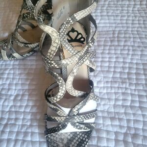 Nwot Fergalicous sandal
